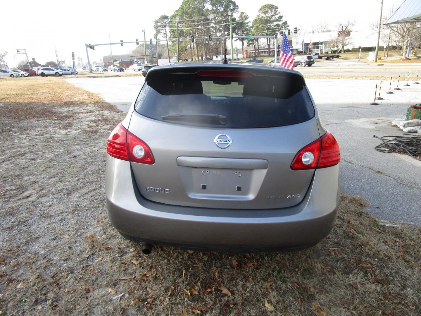 2010 Gray Nissan Rogue S AWD (JN8AS5MV6AW) with an 2.5L L4 DOHC 16V engine, CVT transmission, located at 2553 Airline Blvd, Portsmouth, VA, 23701, (757) 488-8331, 36.813889, -76.357597 - Down Payment: $799 Weekly Payment: $100 APR: 23.9% Repayment Terms: 42 Months ***CALL ELIZABETH SMITH - DIRECTOR OF MARKETING @ 757-488-8331 TO SCHEDULE YOUR APPOINTMENT TODAY AND GET PRE-APPROVED RIGHT OVER THE PHONE*** - Photo#8